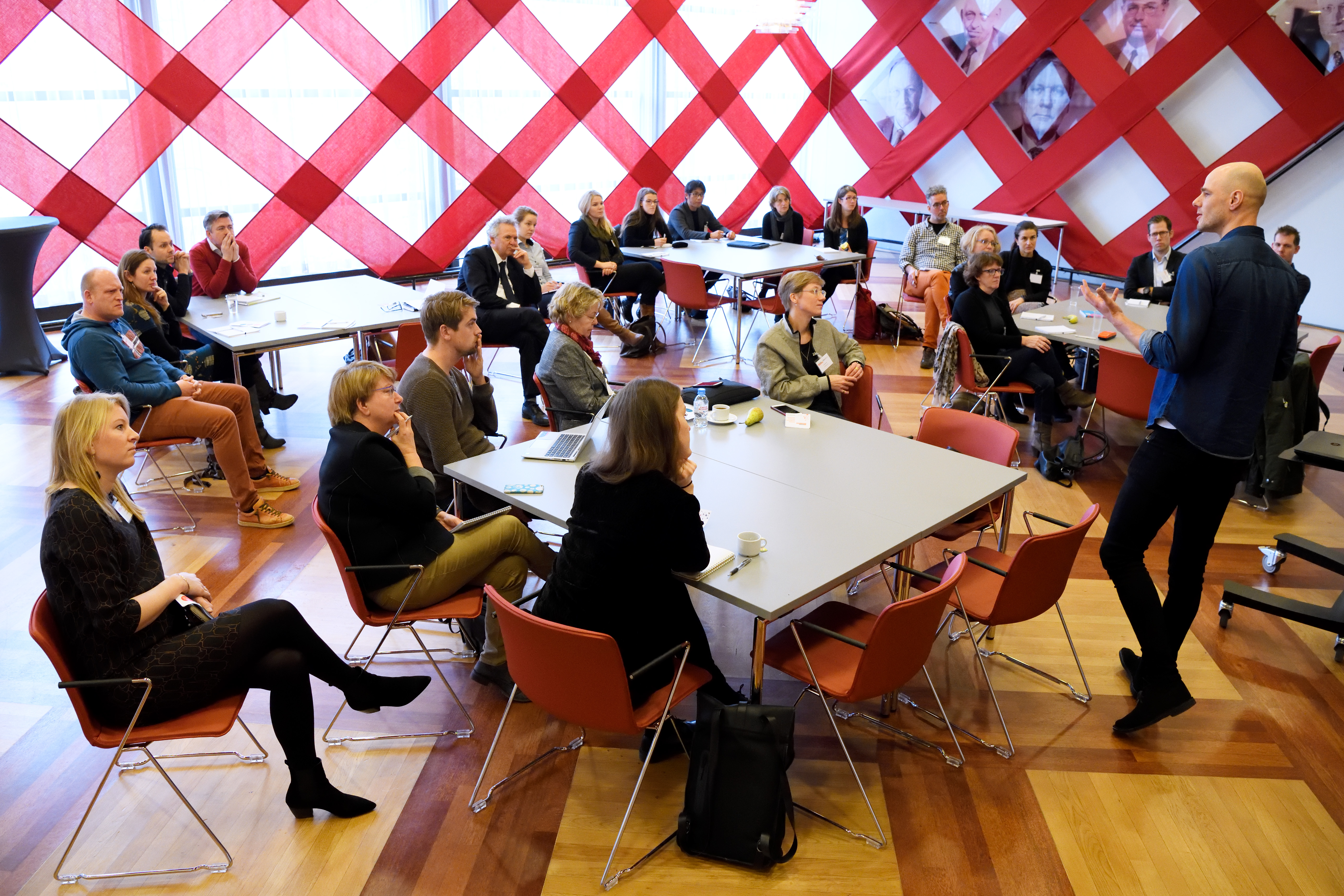 Photos NIE 2018 available online